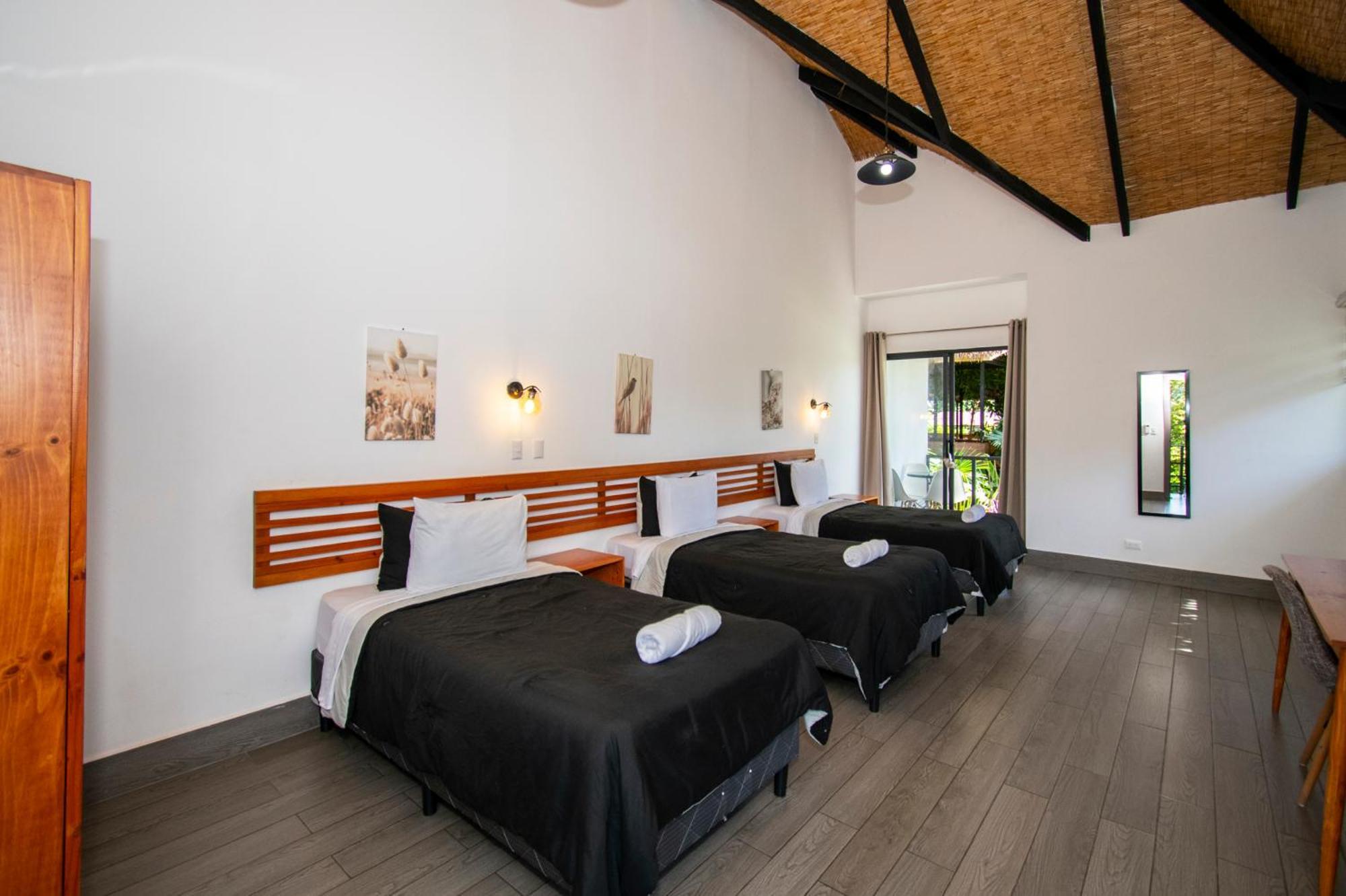 Yuli Hotel Uvita Esterno foto