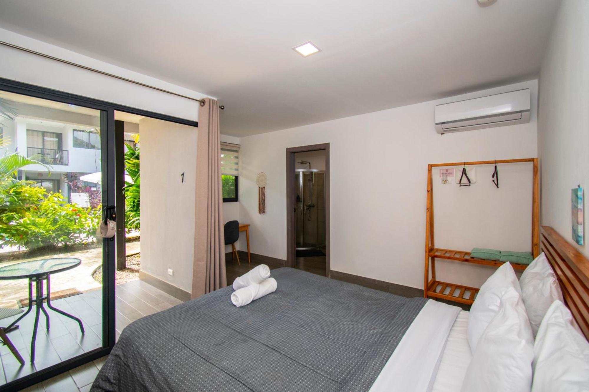 Yuli Hotel Uvita Esterno foto